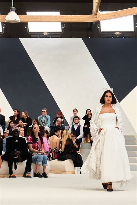 Chanel : ce qu'il faut retenir du défilé haute couture .